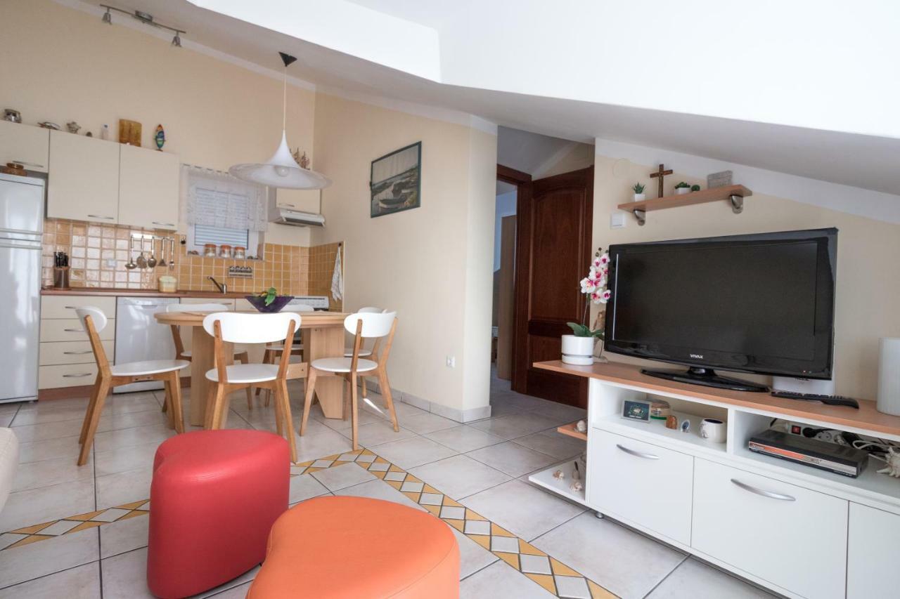 Apartman Nena ตูรันญ์ ภายนอก รูปภาพ