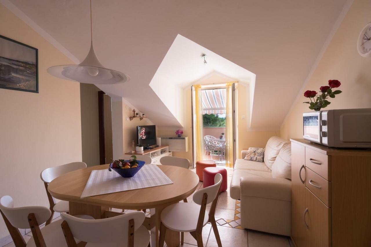 Apartman Nena ตูรันญ์ ภายนอก รูปภาพ