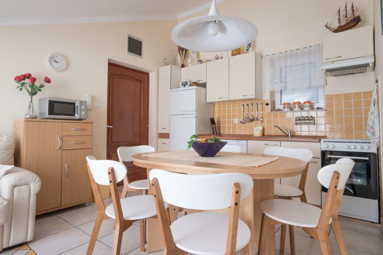 Apartman Nena ตูรันญ์ ภายนอก รูปภาพ