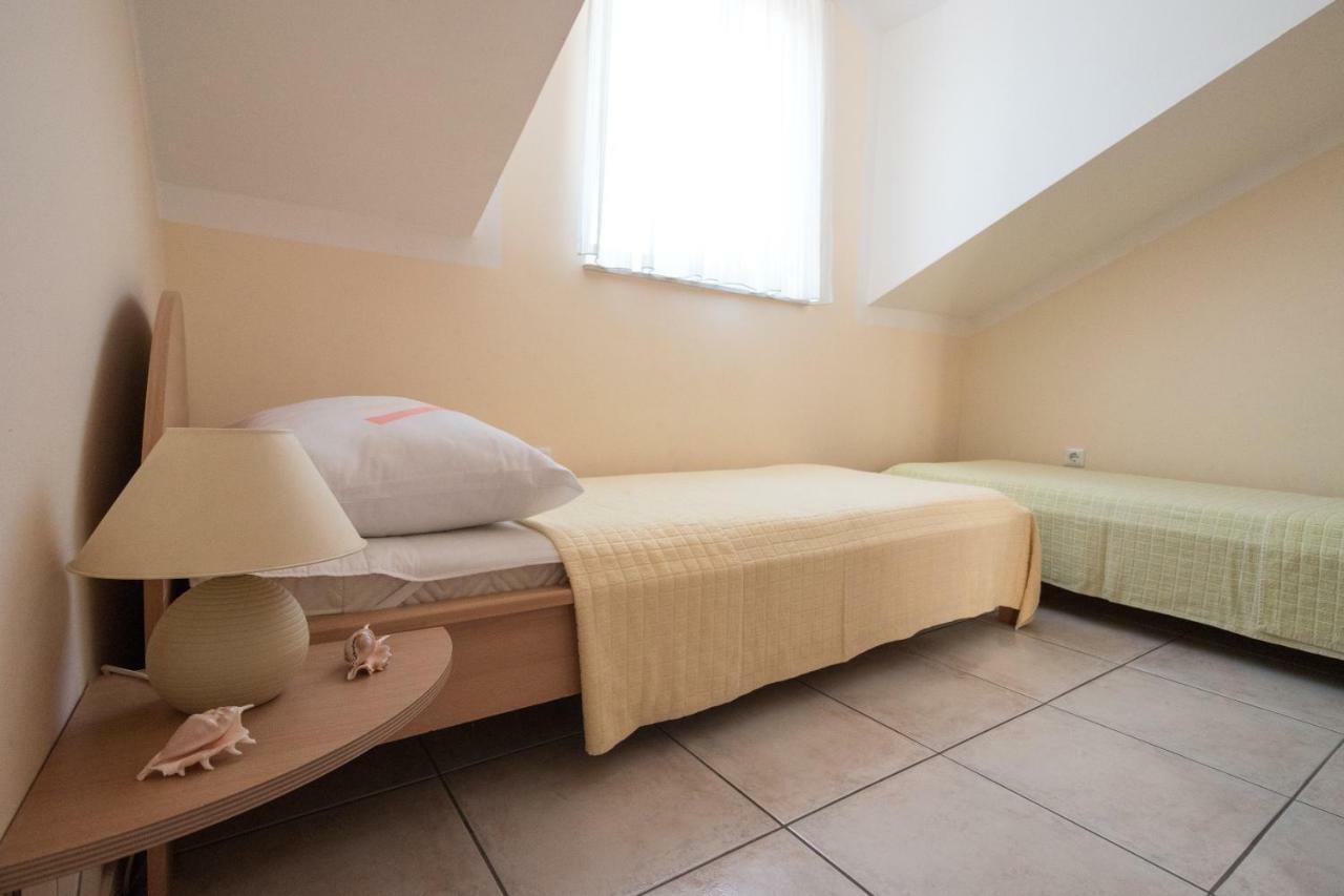 Apartman Nena ตูรันญ์ ภายนอก รูปภาพ